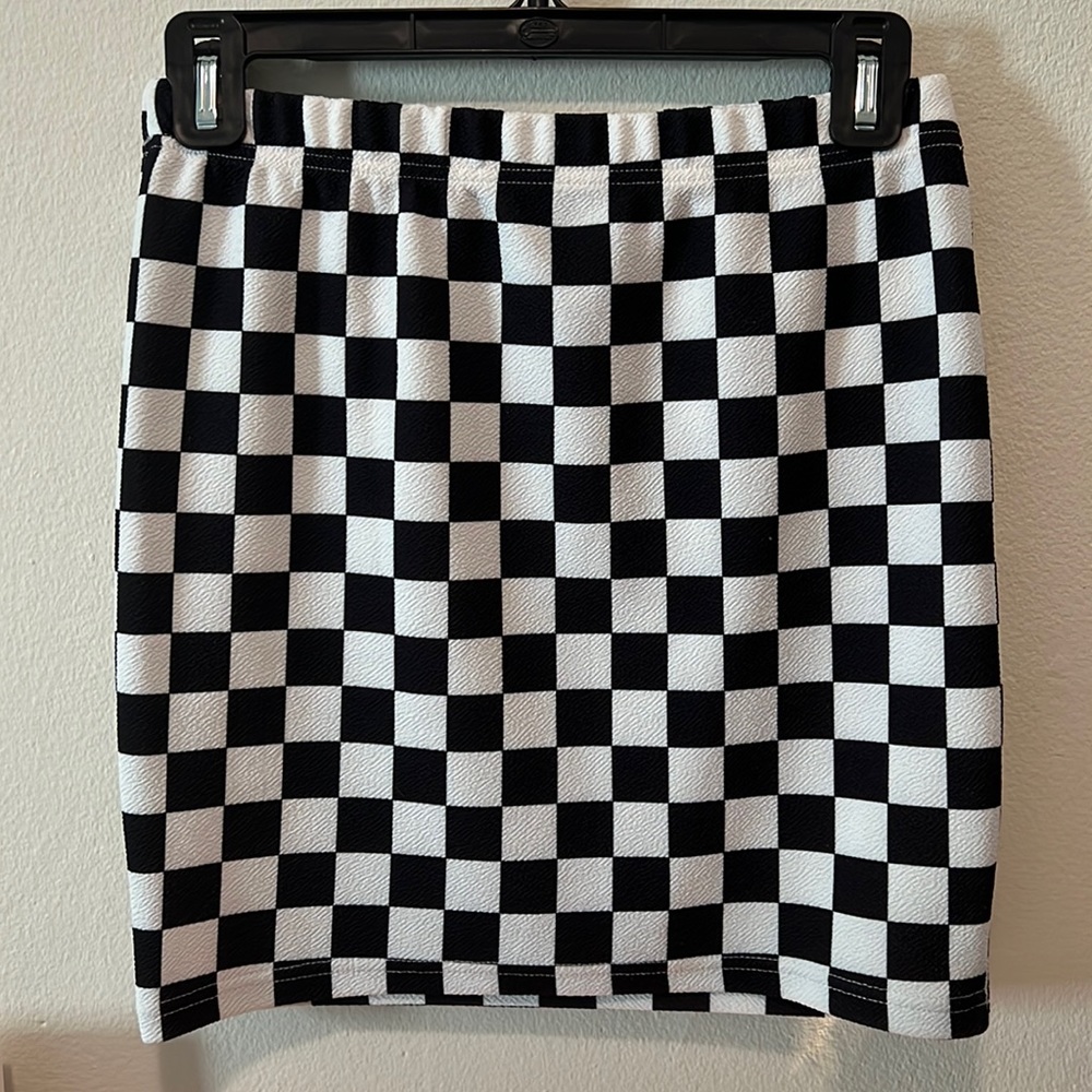 Black and White Checkered Pencil Skirt